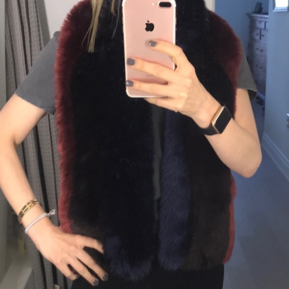 Bordeaux and blue polo faux fur degrade scarf ..NWOT.…‍‍‍